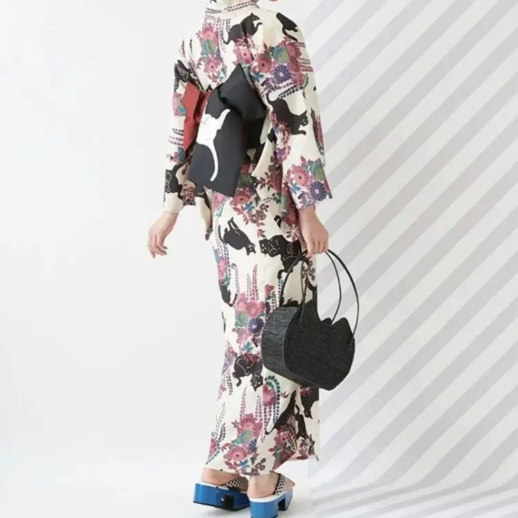 Traditioneller japanischer Kim – Japanese Women Formal Wear Bewertung und Preis